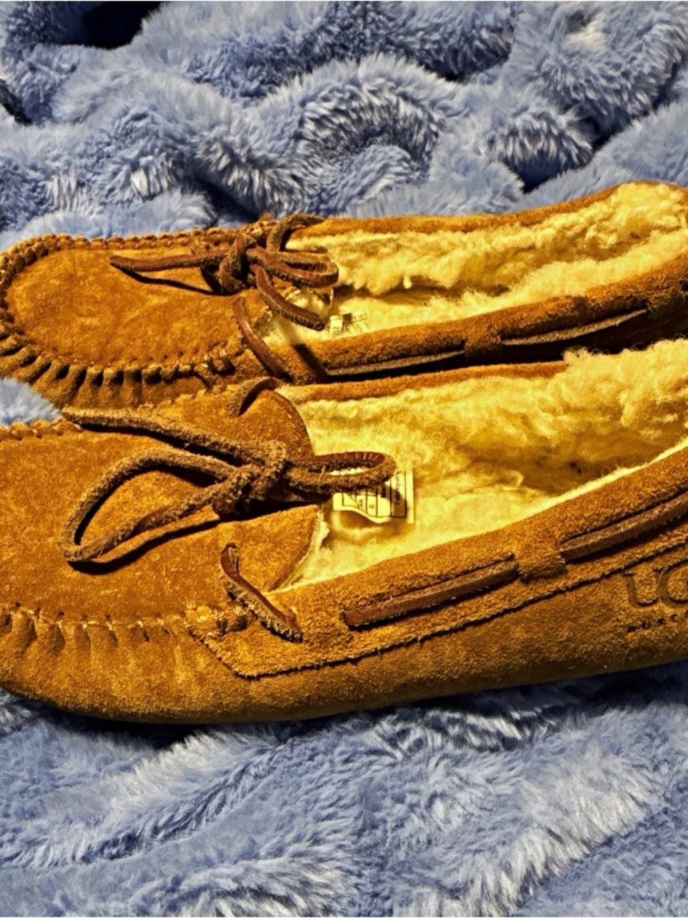 Uggs ladies slippers size 6Chestnut Brown
